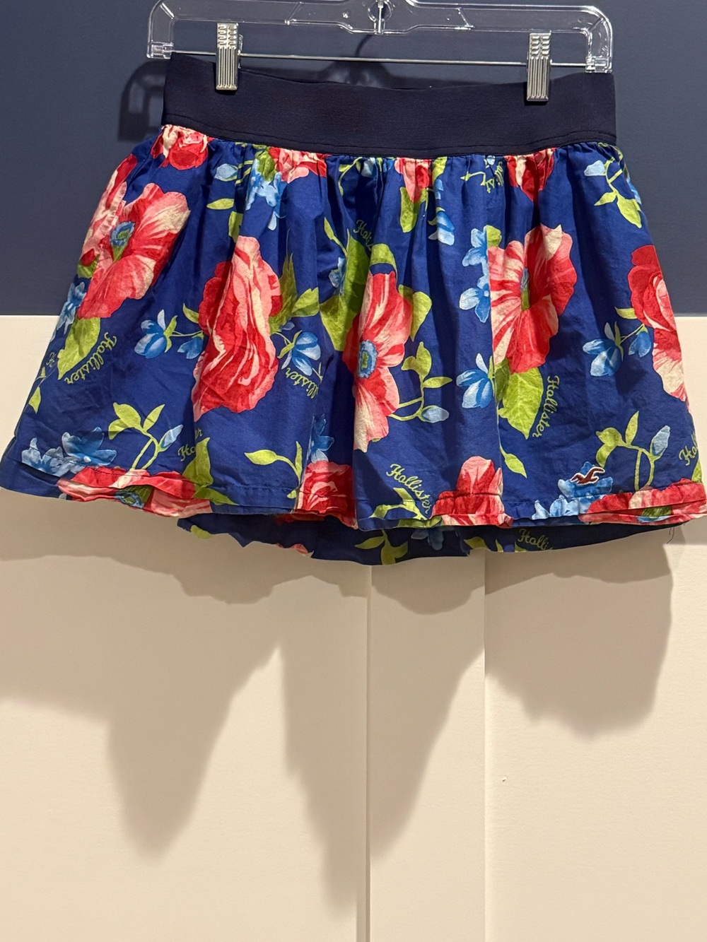 Hollister Blue Floral Mini Skirt with Red & Green Size M